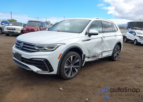 2022 Volkswagen Tiguan 2.0T Sel R-Line z USA, uszkodzony, nr VIN 3VV4B7AX7NM084792